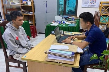 Bắt giam kẻ chuyên lên mạng dụ nữ sinh quay clip khiêu dâm, tống tiền