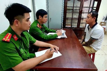Bat giu doi tuong thue 3 oto tu lai mang di cam co hinh anh