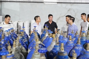 Pha duong day san xuat khi cuoi cuc lon, bat 11 doi tuong hinh anh