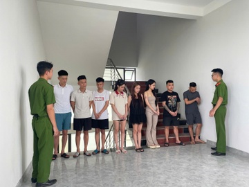Thu giữ hơn 500 chiếc điện thoại tại chỗ ở của đối tượng nghiện ma túy