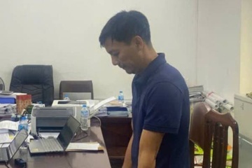 Triet xoa co so san xuat hang nghin tan phan bon gia, kem chat luong hinh anh