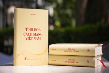 Nha bao Ha Dang va 'Tinh hoa cach mang Viet Nam' hinh anh