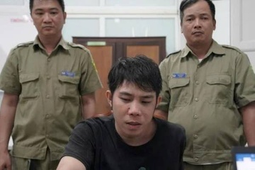 Bat ga dan ong dot nhap nha dan o Hue, dung dao uy hiep cuop vang hinh anh
