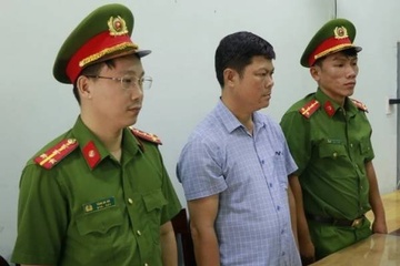 Khởi tố, bắt tạm giam cựu Chánh văn phòng HĐND, UBND huyện Bù Đăng