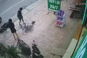 Cong an xac minh clip ke con do danh dap 2 co gai o Bac Giang hinh anh