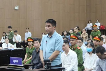 Chu tich Tap doan Phuc Son khai nhung lan hoi lo cuu quan chuc 3 tinh hinh anh