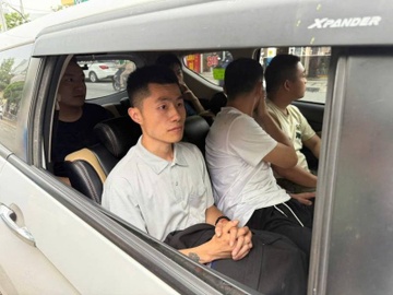 Khoi to vu 'To chuc, moi gioi cho nguoi khac o lai Viet Nam trai phep' hinh anh