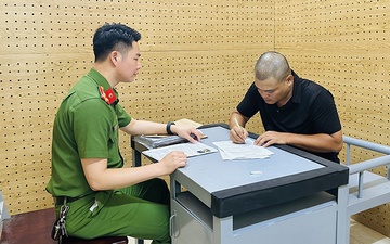 Bi bat sau 35 nam tron truy na hinh anh