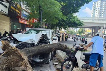 Kiểm tra nồng độ cồn, ma túy đối với nữ tài xế ôtô tông loạt xe máy