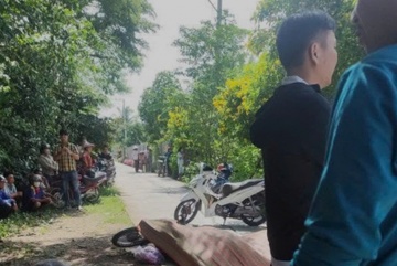 Bat nhanh ke dam tu vong nguoi dan ong di lam vuon hinh anh