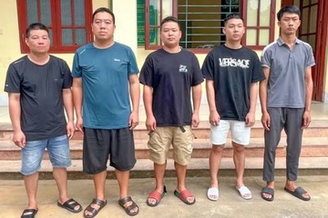 Triệt phá đường dây vận chuyển 235 kg bạc tinh khiết qua biên giới