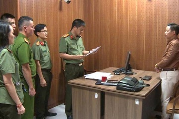 Khoi to, tam giam 3 bi can lien quan den Cong ty Co phan nuoc GMT hinh anh