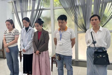 Phong kham tuyen bac si rom o Da Nang, thuc hien nhieu ca tieu phau hinh anh