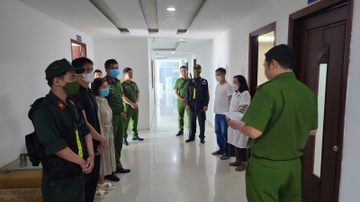 Da Nang kien quyet xu ly bac si rom truc loi nguoi benh hinh anh