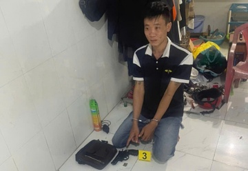Nam thanh niên giấu súng ở phòng trọ để phòng thân