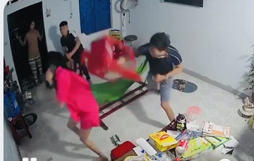 Công an Quảng Ngãi thông tin vụ anh cầm ghế đánh em gái tới tấp