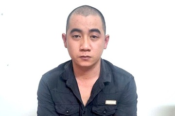 Đối tượng lao ôtô vào quán nhậu nhằm đâm đối thủ đã ra đầu thú