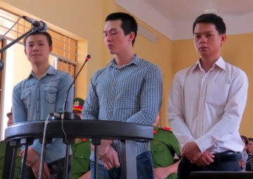 Cong an danh chet hoc sinh 15 tuoi, chi de nghi an treo hinh anh