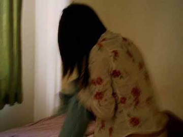 Nu sinh 14 tuoi to bi ban trai cuong hiep suot 10 ngay hinh anh