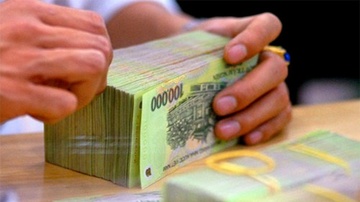 Truy to nhan vien ngan hang lua dao hon 17 ty dong hinh anh