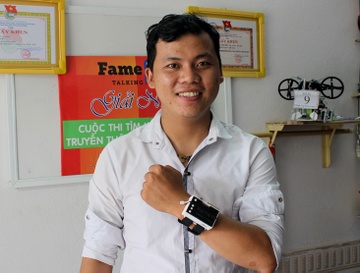 Sinh vien sang che thiet bi bao ve nguoi gia, tre em khong bi xam hai hinh anh