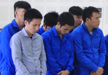 Bi phat 13 nam tu vi trom day cap dien hinh anh