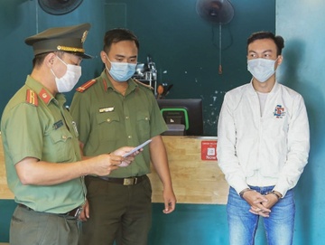 Nguoi nuoc ngoai doi lot chuyen gia vao Da Nang de lam gi? hinh anh