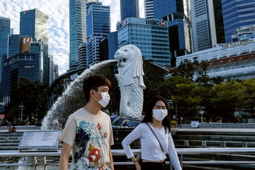 Dan nhap cu Singapore song thieu thon vi dich benh hinh anh