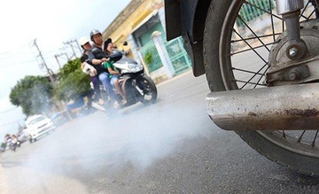 TP.HCM kiem tra khi thai xe may su dung tu 5 nam tro len hinh anh