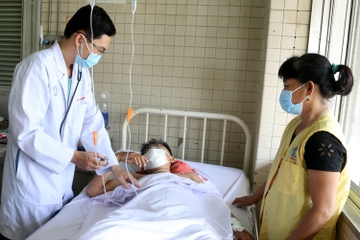Vu thieu nien bi chem lia chan: Nghi can dau thu hinh anh