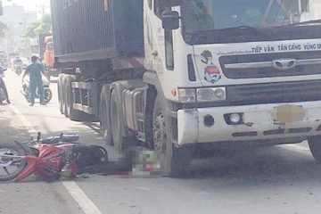 Nguoi dan ong bi xe container can tu vong o TP Thu Duc hinh anh