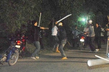 Tam giu nhom cam hung khi chem nguoi o Long An hinh anh