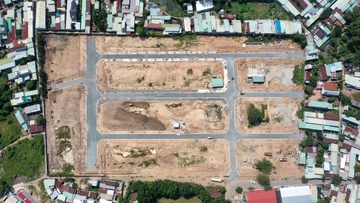 Dat nen kho ban nhat giua dich benh hinh anh