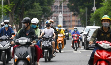 Trung tam TP.HCM tap nap xe co sang dau tuan hinh anh