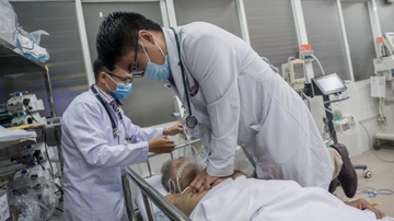 Vi sao bac si noi tru gioi? hinh anh