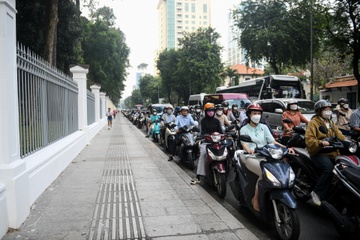 TP.HCM đề xuất lộ trình chuyển đổi 400.000 xe xăng sang xe điện