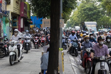 Giao thong TP.HCM trai nguoc sau 6 thang hinh anh