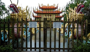 Khong khi im ang tai nha tho to cua Hoai Linh hinh anh