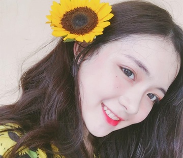 Nu sinh 10X chuyen Anh uoc mo thanh nguoi mau chuyen nghiep hinh anh