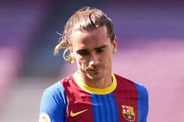 Barca bat luc voi Griezmann hinh anh