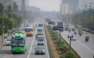 Ha Noi cam nhieu phuong tien khi xe buyt nhanh hoat dong hinh anh
