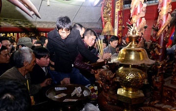 Nam Dinh phat an den Tran tu 5h ngay 15 thang Gieng hinh anh