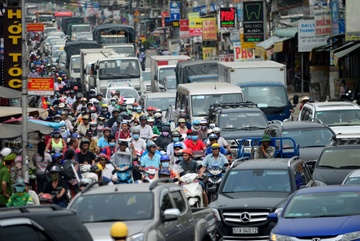 TP.HCM co 10 'diem den' giao thong ngay cang un tac nghiem trong hinh anh