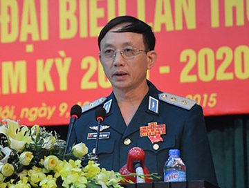 Canh cao nguyen Chinh uy Quan chung Phong khong Khong quan hinh anh