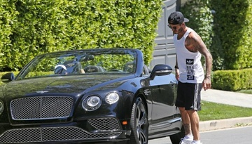 Truoc khi bi cam lai xe, David Beckham da so huu dan xe trieu USD hinh anh