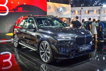Chi tiet BMW X7 2023 tai Thai Lan, can ke ngay ve Viet Nam hinh anh