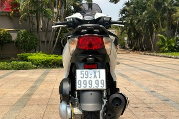 Honda SH bien so 99999 rao gia gan 4 ty dong tai TP.HCM hinh anh