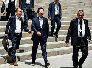 Thi truong cua Seoul chet sau cao buoc quay roi tinh duc hinh anh