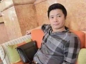 Dan mang phan no, keu goi tay chay ke sam so co gai trong thang may hinh anh