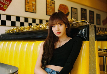 Chu quan ca phe bi nem da vi ban do qua su dung cua Lisa (Black Pink) hinh anh